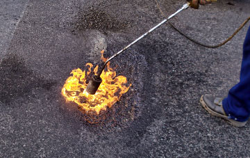 Hen Bentref Llandegfan flat roofing repairs